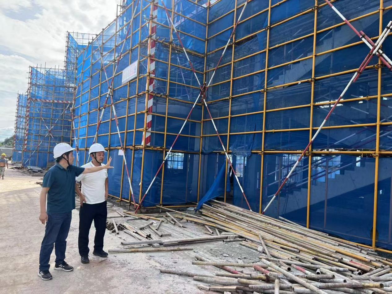 平安迎國(guó)慶，我們?cè)谛袆?dòng)