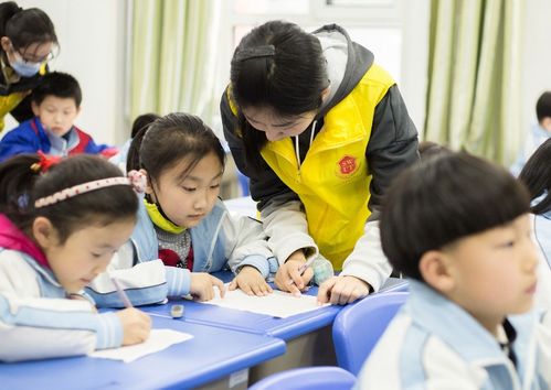 課后服務(wù)收費(fèi)引爭(zhēng)議 一年6600元是否合理？教育局回應(yīng)，家長(zhǎng)態(tài)度不一